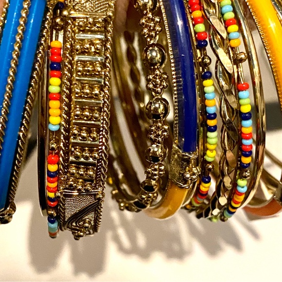 Amrita Singh Jewelry Bangles - Picture 3 of 4